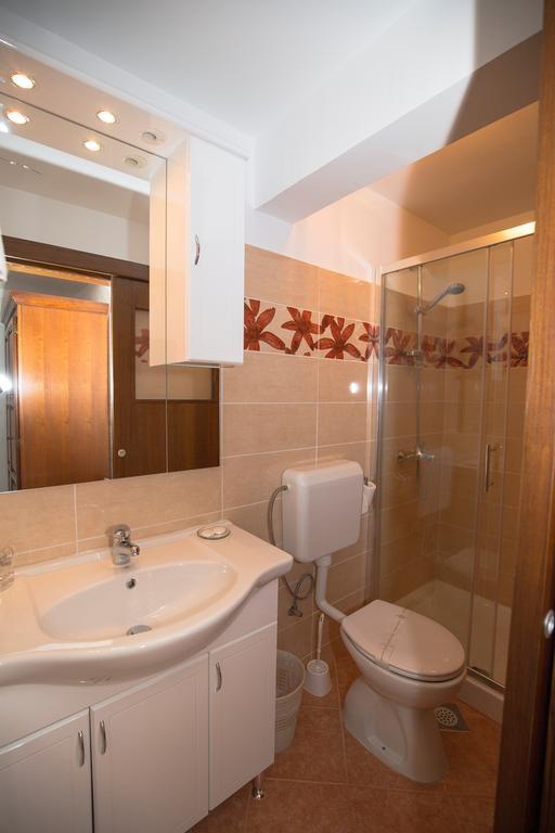 Apartment La Roza Funtana Exterior photo